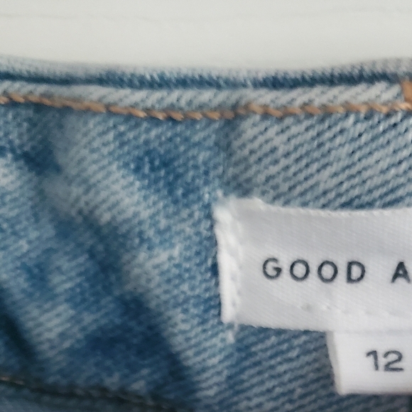 Good American Good Boy Womans Jeans, With Slits On Inside Of Leg At Bottom - Picture 3 of 5